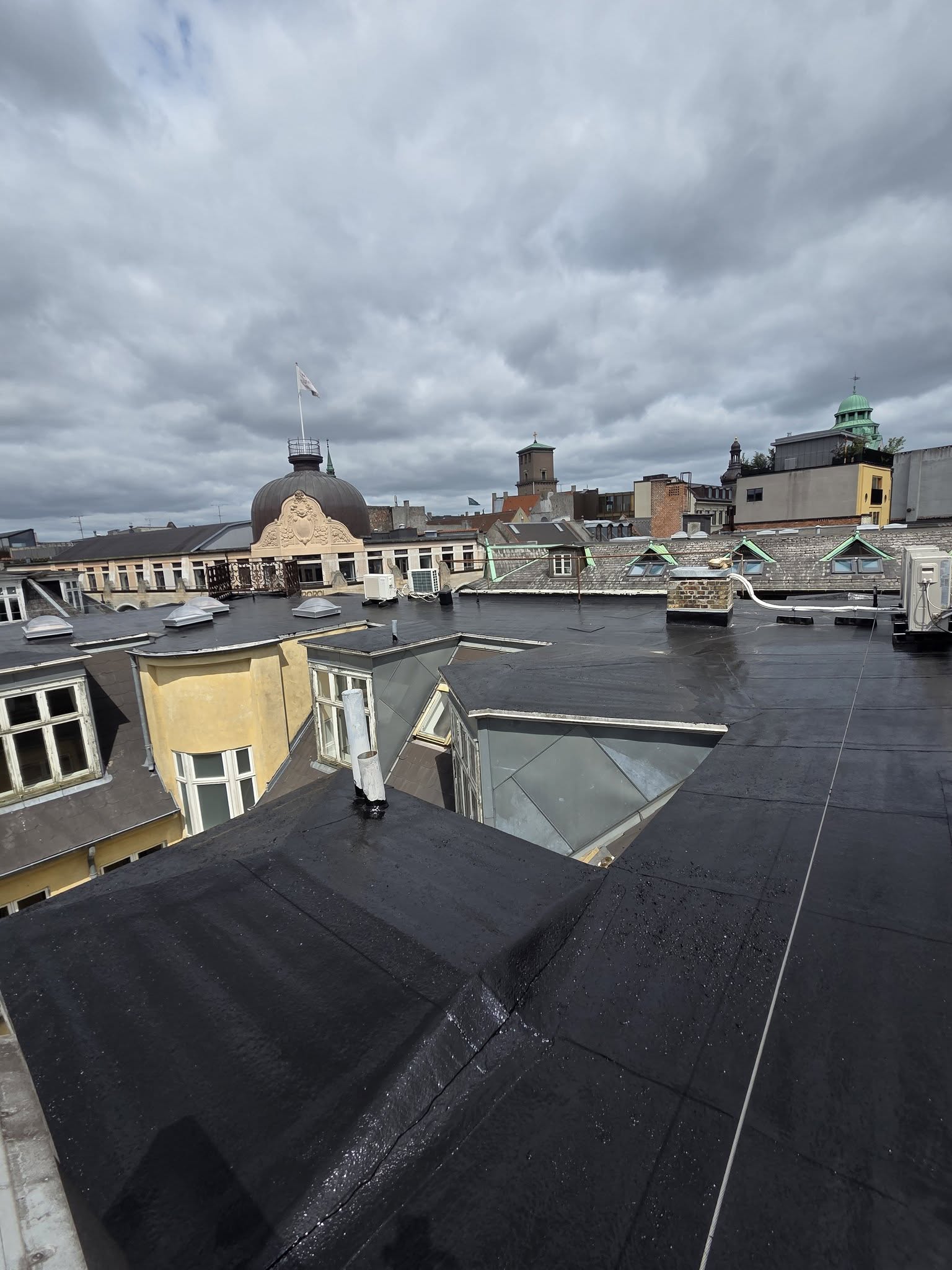 Tagpaptag efter Luna Roof